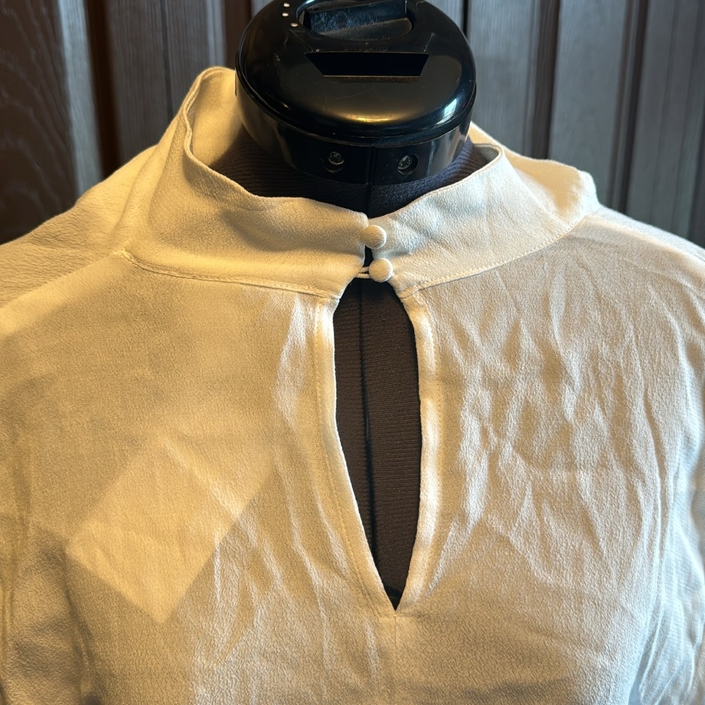 Final Sale! NWT H&M White Blouse